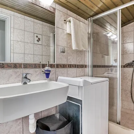 Serene Escape Apartment *